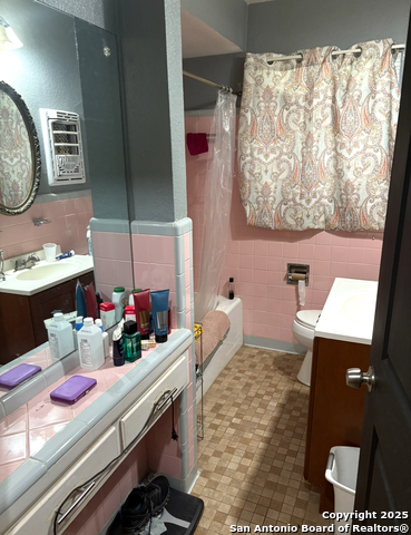 Listing photo id 3 for 254 Sprucewood Lane