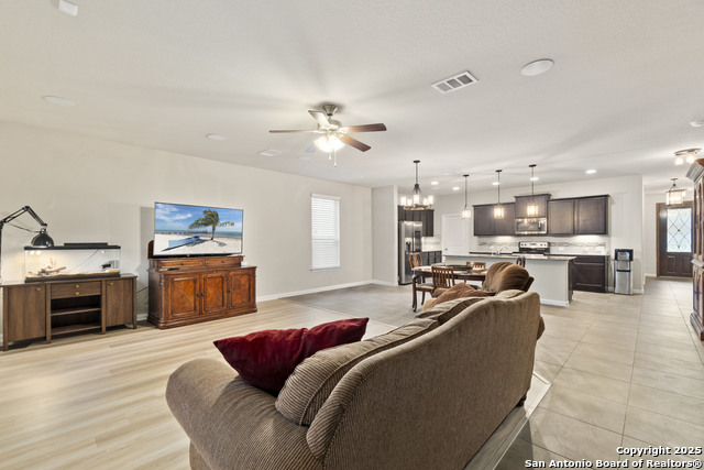 Listing photo id 8 for 11106 Pomona Park