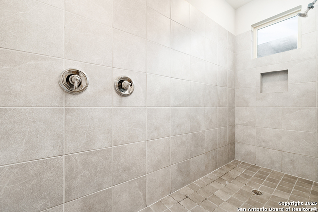 Listing photo id 14 for 11106 Pomona Park
