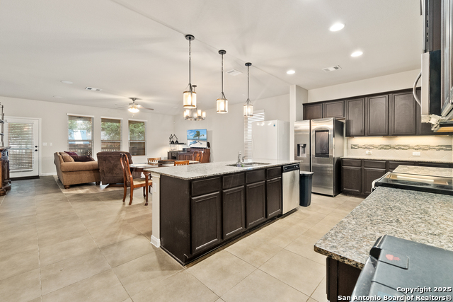 Listing photo id 2 for 11106 Pomona Park