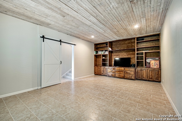 Listing photo id 6 for 3811 Songbird Ln E