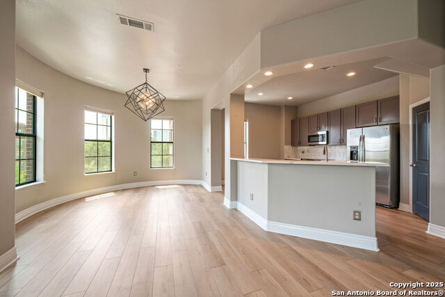 Listing photo id 9 for 215 Center Apt 3