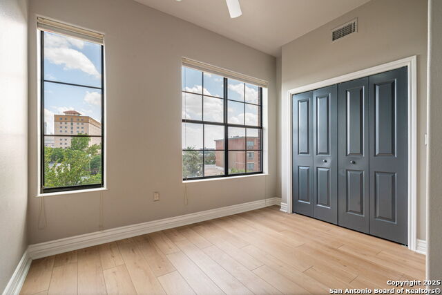 Listing photo id 18 for 215 Center Apt 3