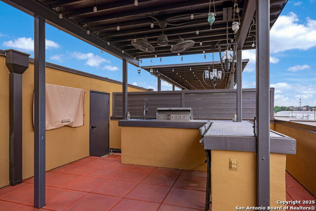 Listing photo id 22 for 215 Center Apt 3