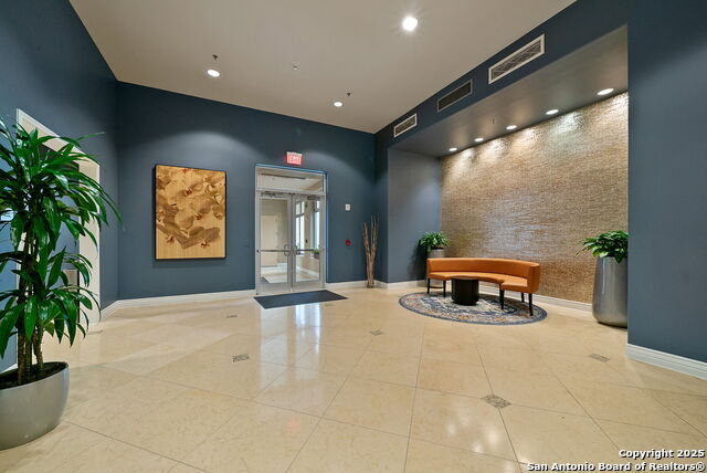 Listing photo id 32 for 215 Center Apt 3