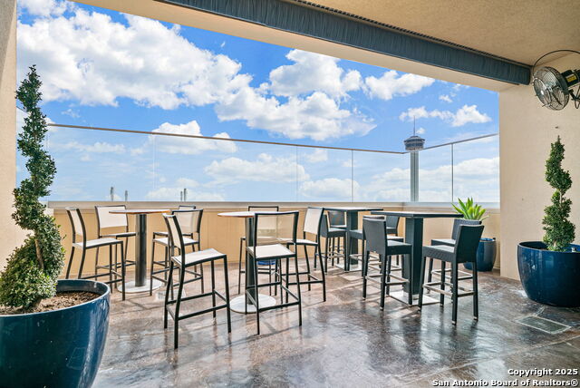 Listing photo id 37 for 215 Center Apt 3