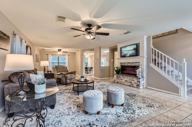Image 10 of 32 For 2334 Creekside Bend