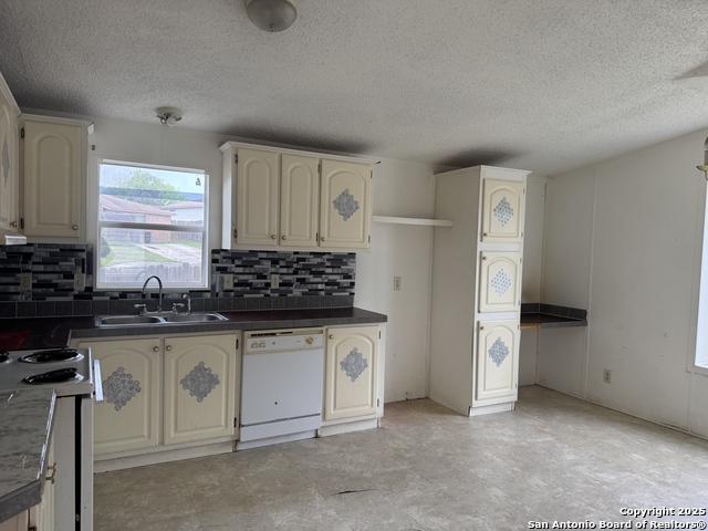Listing photo id 1 for 6010 Blind Mdw