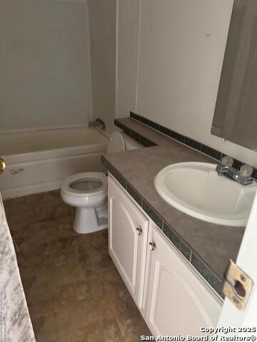 Listing photo id 4 for 6010 Blind Mdw
