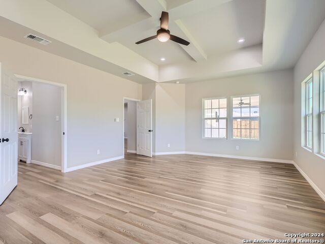 Listing photo id 14 for 8501 Utopia Blvd