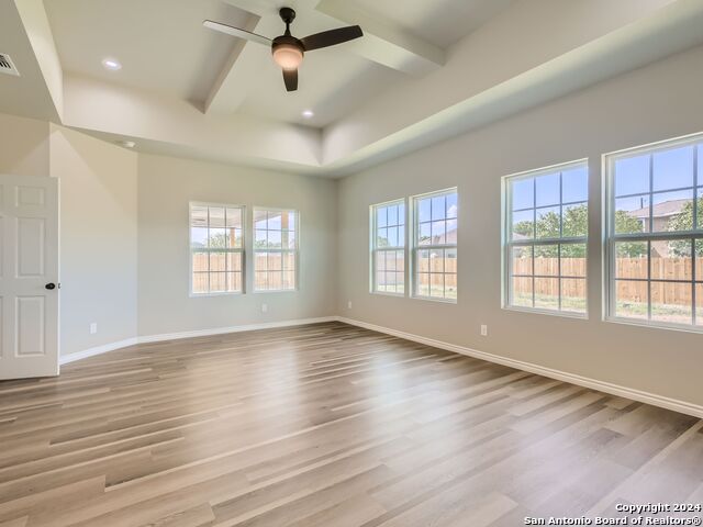 Listing photo id 15 for 8501 Utopia Blvd