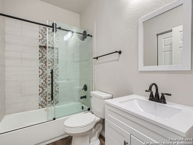 Listing photo id 20 for 8501 Utopia Blvd