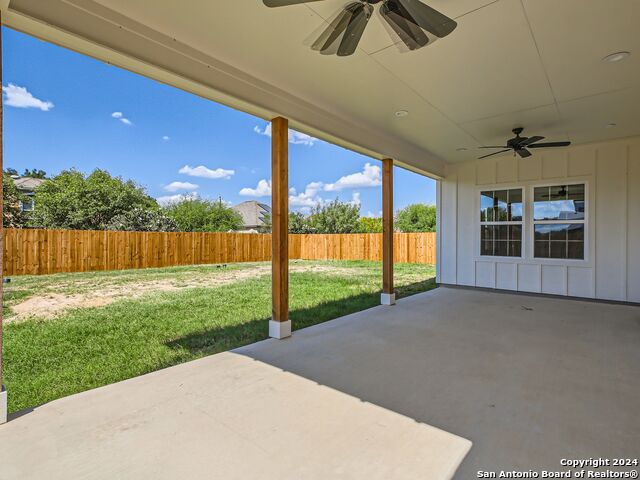 Listing photo id 23 for 8501 Utopia Blvd