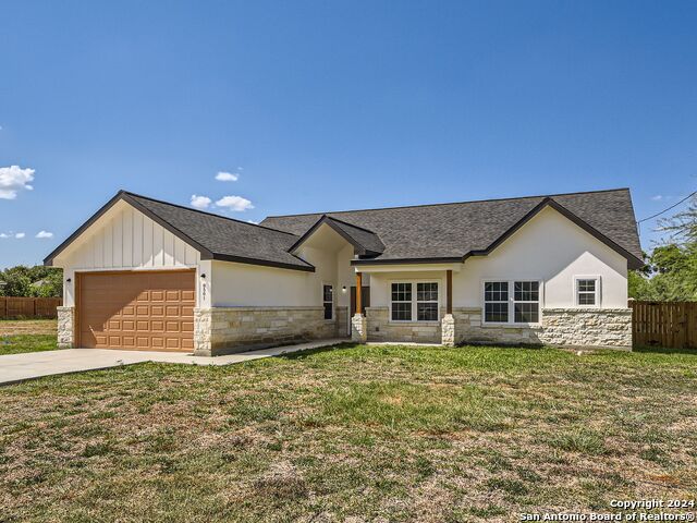 Listing photo id 1 for 8501 Utopia Blvd