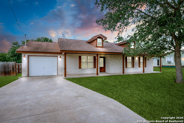 Details for 101 Sylvester, Poth, TX 78147