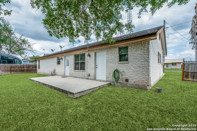 Image 25 of 26 For 101 Sylvester