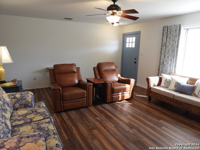 Listing photo id 5 for 159 Mississippi Ave