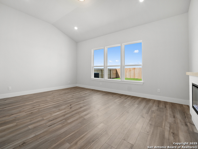 Image 19 of 50 For 2079 Kinglake Gate