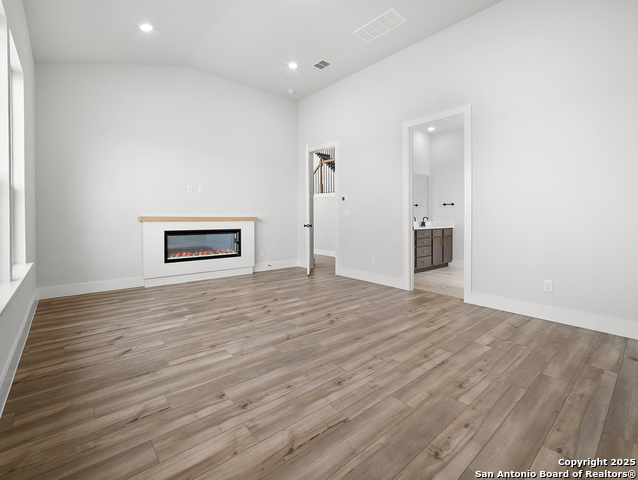 Image 20 of 50 For 2079 Kinglake Gate