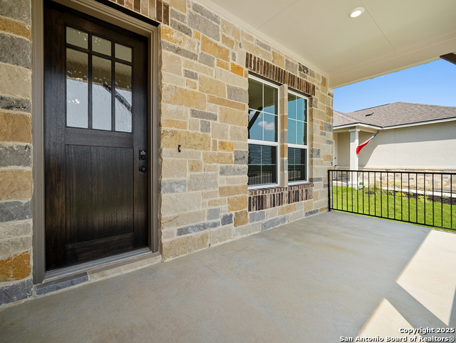 Image 3 of 50 For 2079 Kinglake Gate