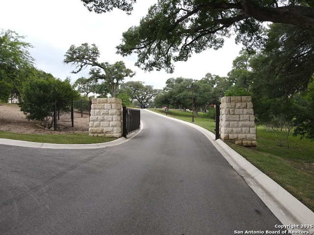Listing photo id 0 for 10922 Pecan Ranch