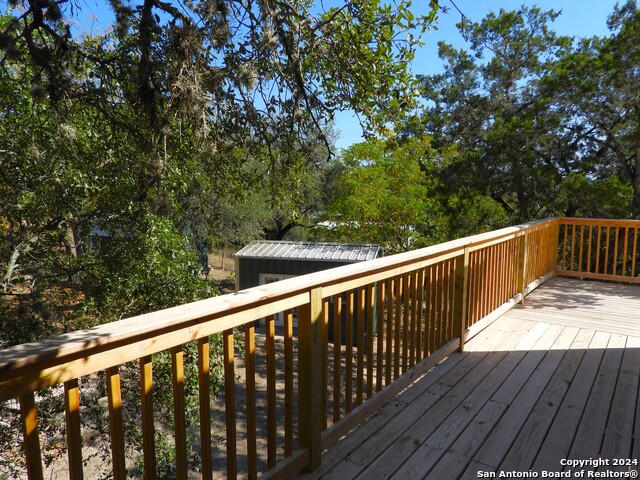 Listing photo id 32 for 155 Scenic Circle
