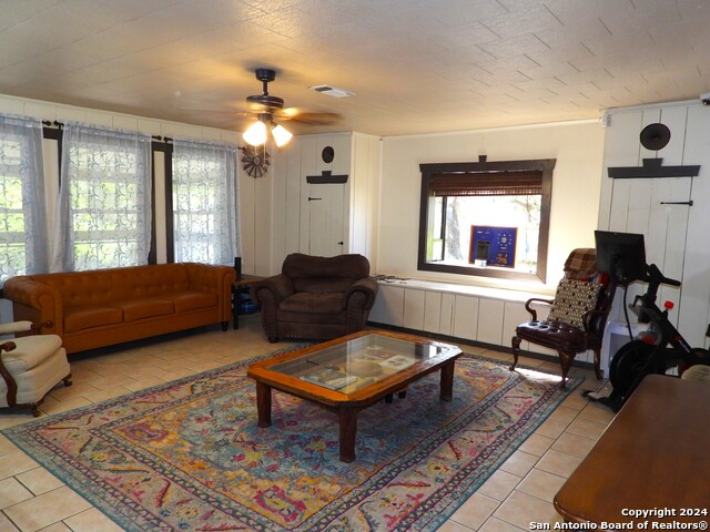 Listing photo id 4 for 155 Scenic Circle