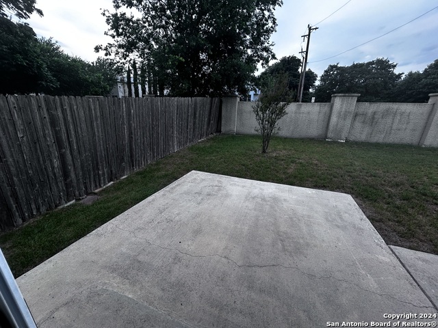 Image 32 of 34 For 8931 Breezefield