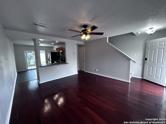 Image 4 of 34 For 8931 Breezefield