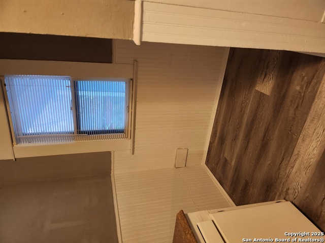 Image 10 of 13 For 1137 W. Magnolia W