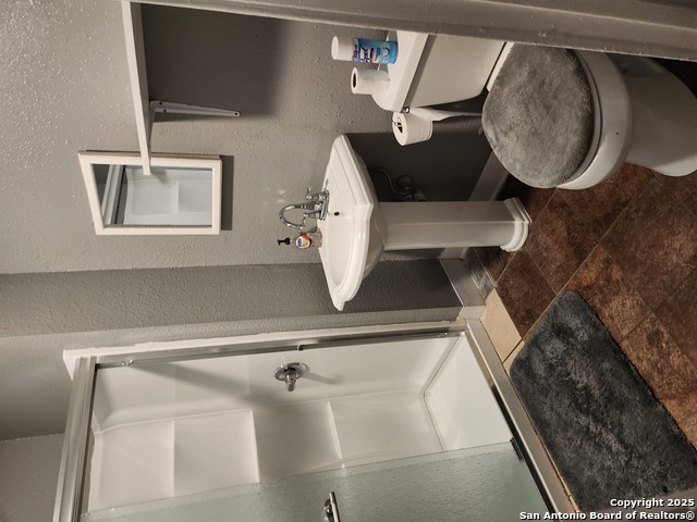 Image 4 of 13 For 1137 W. Magnolia W
