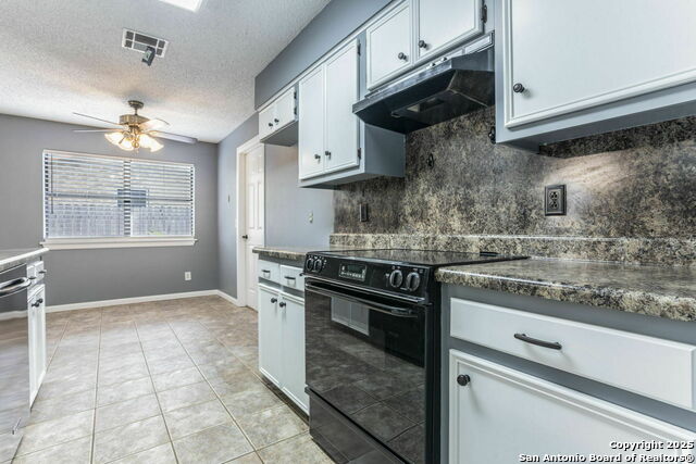 Listing photo id 13 for 210 Cardinal