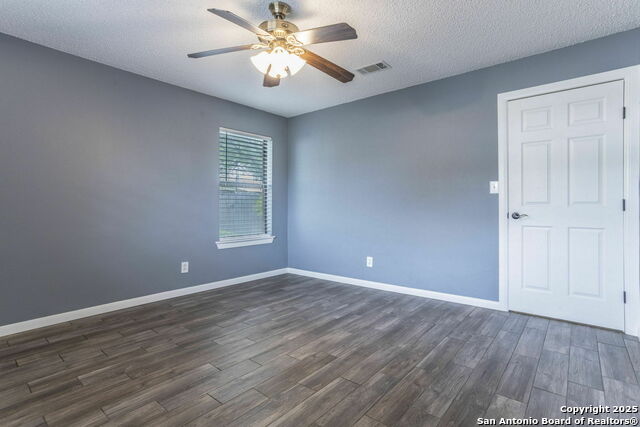 Listing photo id 16 for 210 Cardinal