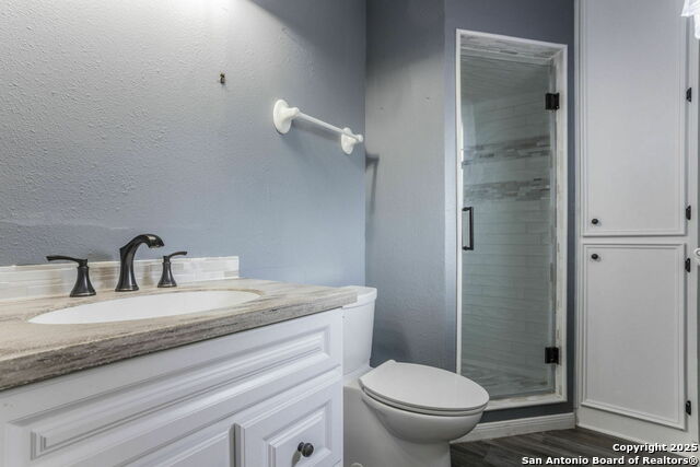 Listing photo id 18 for 210 Cardinal