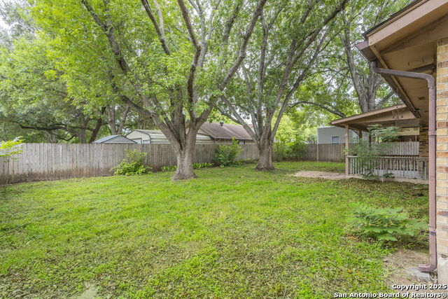 Listing photo id 3 for 210 Cardinal