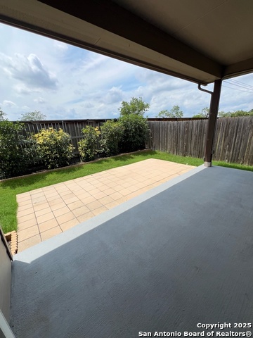 Listing photo id 26 for 4823 Cambridge Park
