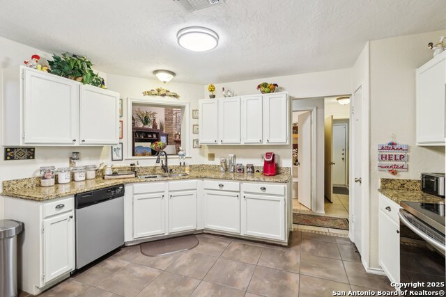 Image 15 of 48 For 14026 Fairway Oaks