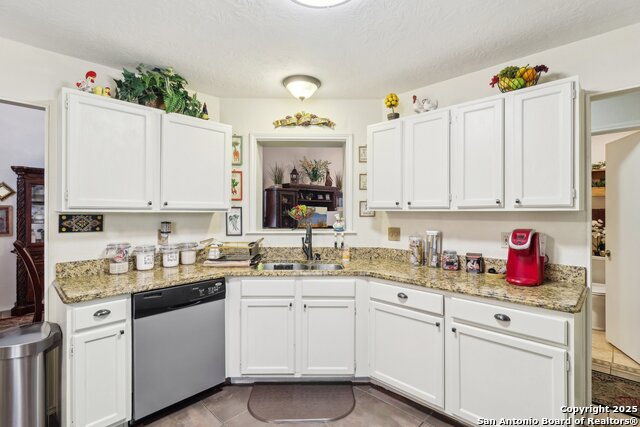 Image 16 of 48 For 14026 Fairway Oaks