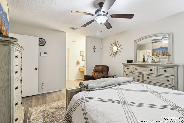 Image 22 of 48 For 14026 Fairway Oaks