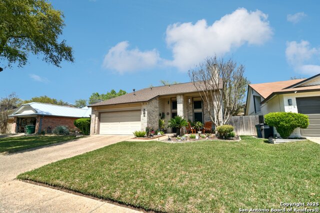 Image 4 of 48 For 14026 Fairway Oaks