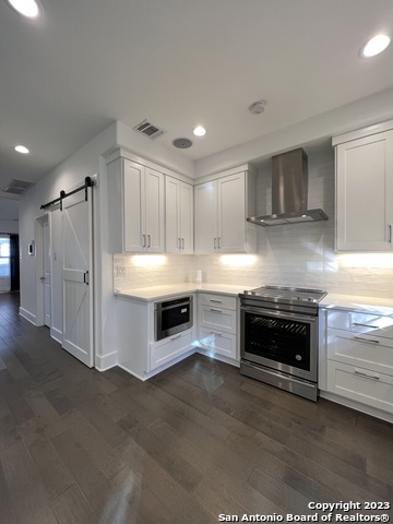 Listing photo id 17 for 208 Grandview Pl  4