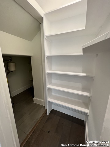 Listing photo id 20 for 208 Grandview Pl  4