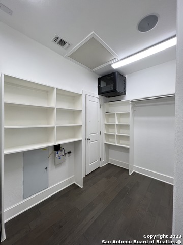 Listing photo id 25 for 208 Grandview Pl  4