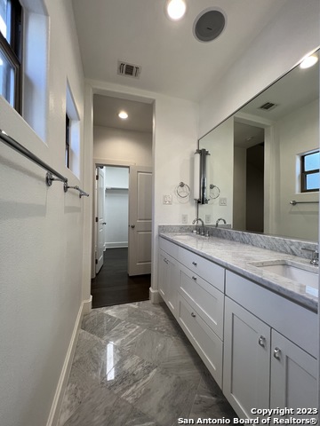 Listing photo id 27 for 208 Grandview Pl  4
