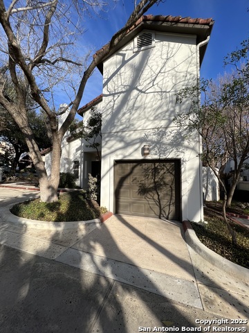 Listing photo id 1 for 208 Grandview Pl  4