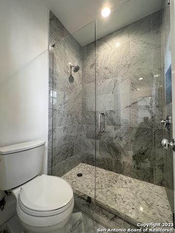 Listing photo id 28 for 208 Grandview Pl  4
