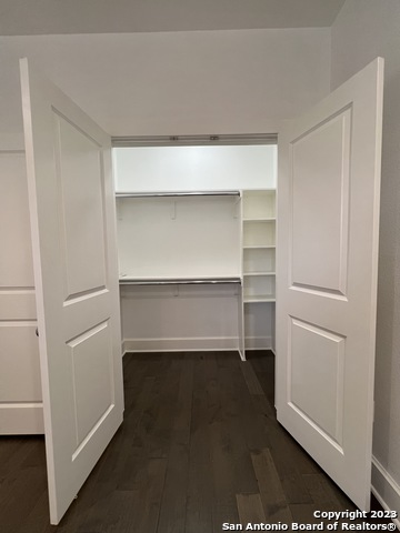 Listing photo id 33 for 208 Grandview Pl  4