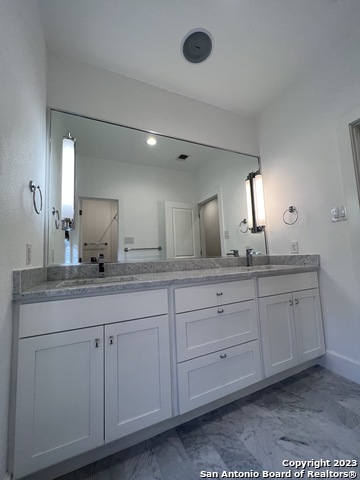 Listing photo id 37 for 208 Grandview Pl  4