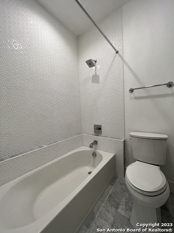 Listing photo id 38 for 208 Grandview Pl  4