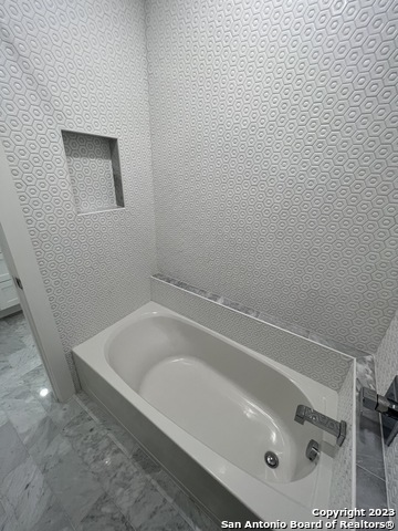 Listing photo id 39 for 208 Grandview Pl  4